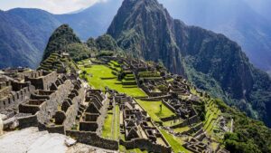 Popular luxury travel company shuts down, cancels all trips